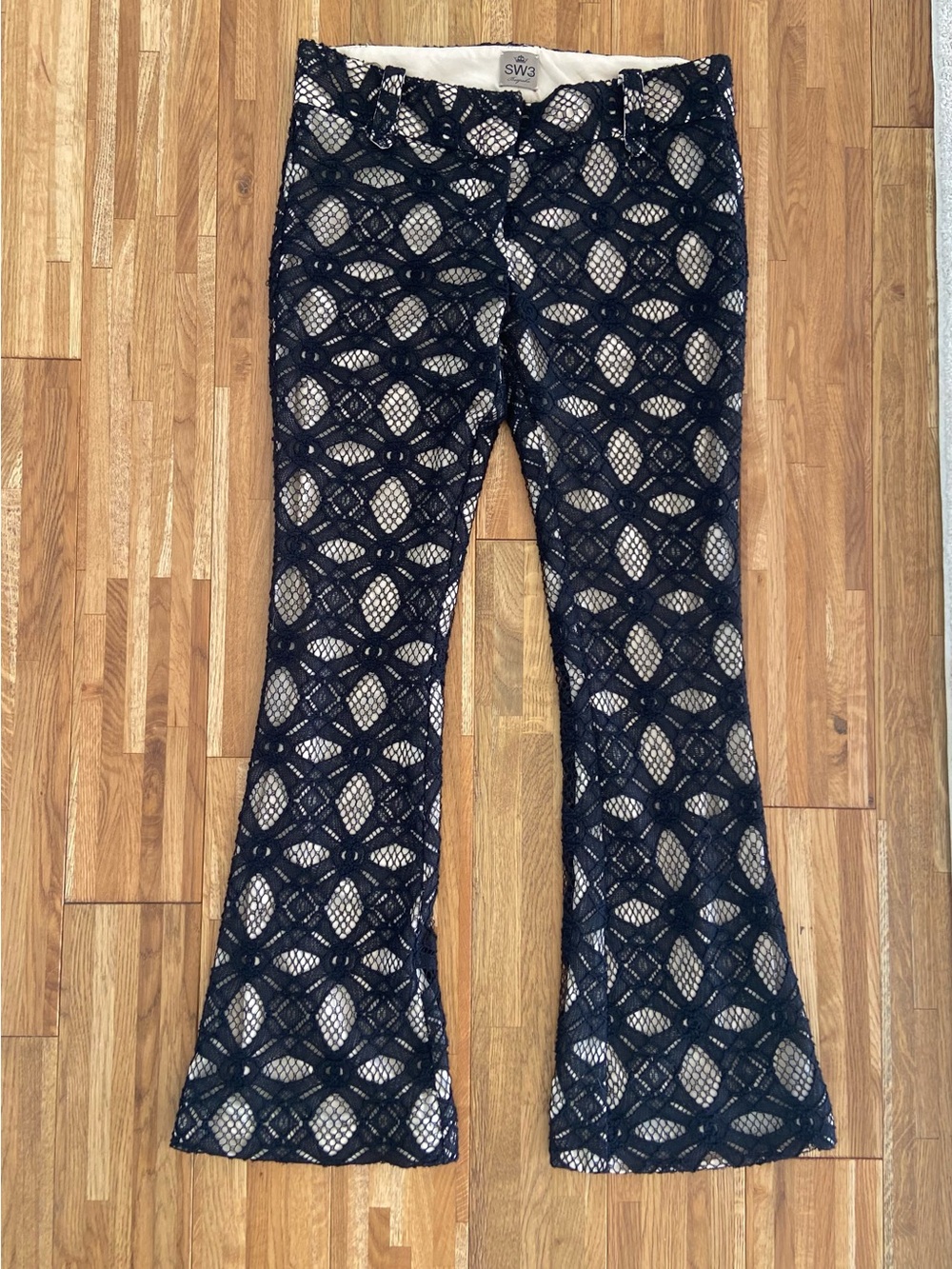SW3 Bespoke UK Black Lace Flare Pants Low Rise | Size 4